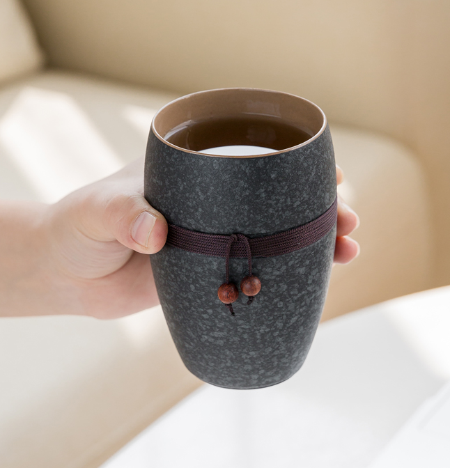 Tasse à thé en céramique pour infuser et déguster le thé