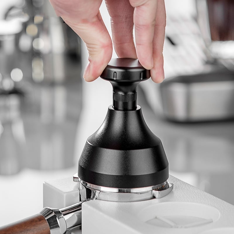 Rotating Coffee Distributor with Cloth Insert