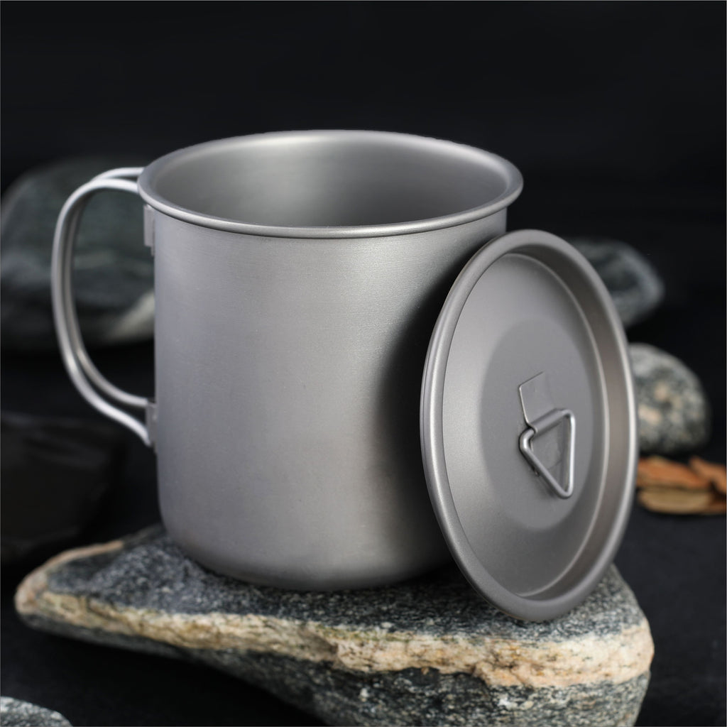 Tasse pliable en titane pour le camping et les voyages